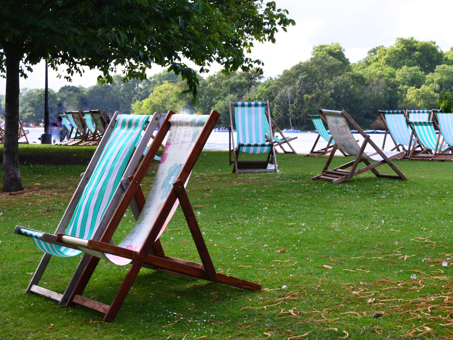 Tumbonas Personalizadas para Hoteles: Cómo Convertir cada Espacio en una Experiencia Memorable